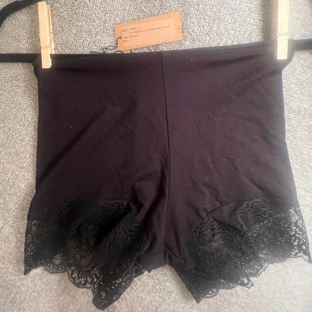 Inner hearts - inner outerwear boy shorts small NWT